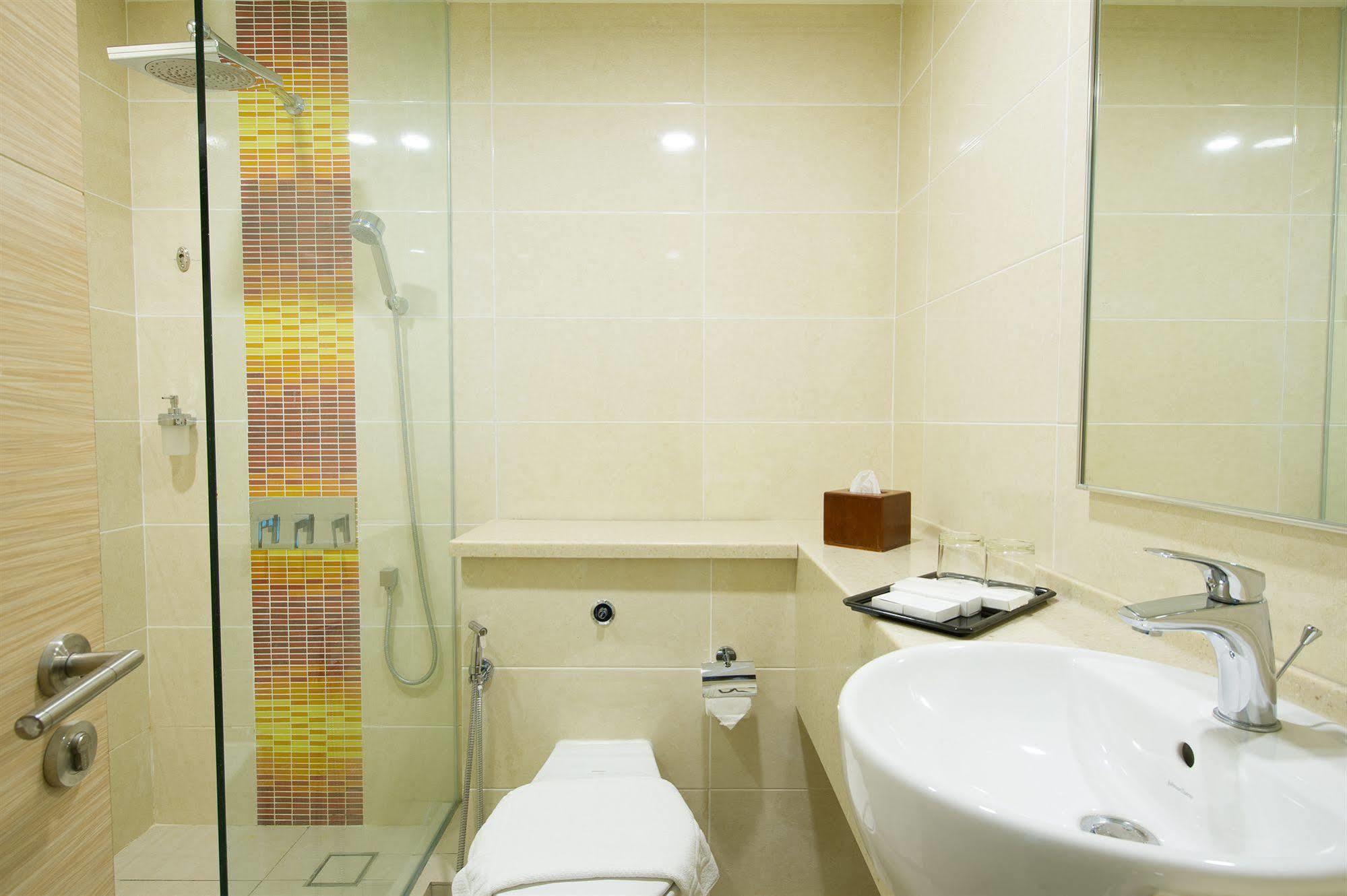 Sama-Sama Express Klia Terminal 2 - Airside Transit Hotel Sepang Extérieur photo