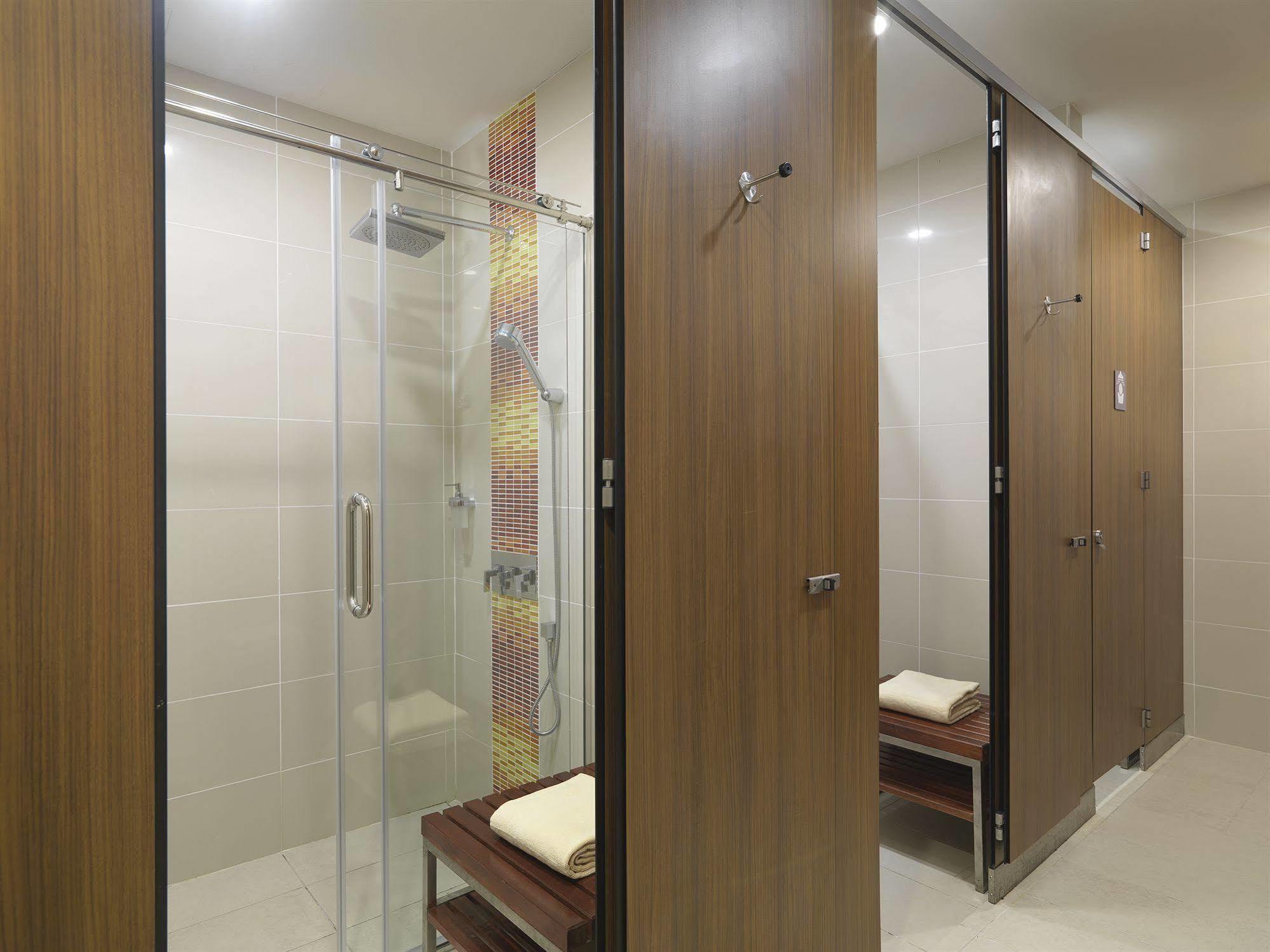 Sama-Sama Express Klia Terminal 2 - Airside Transit Hotel Sepang Extérieur photo
