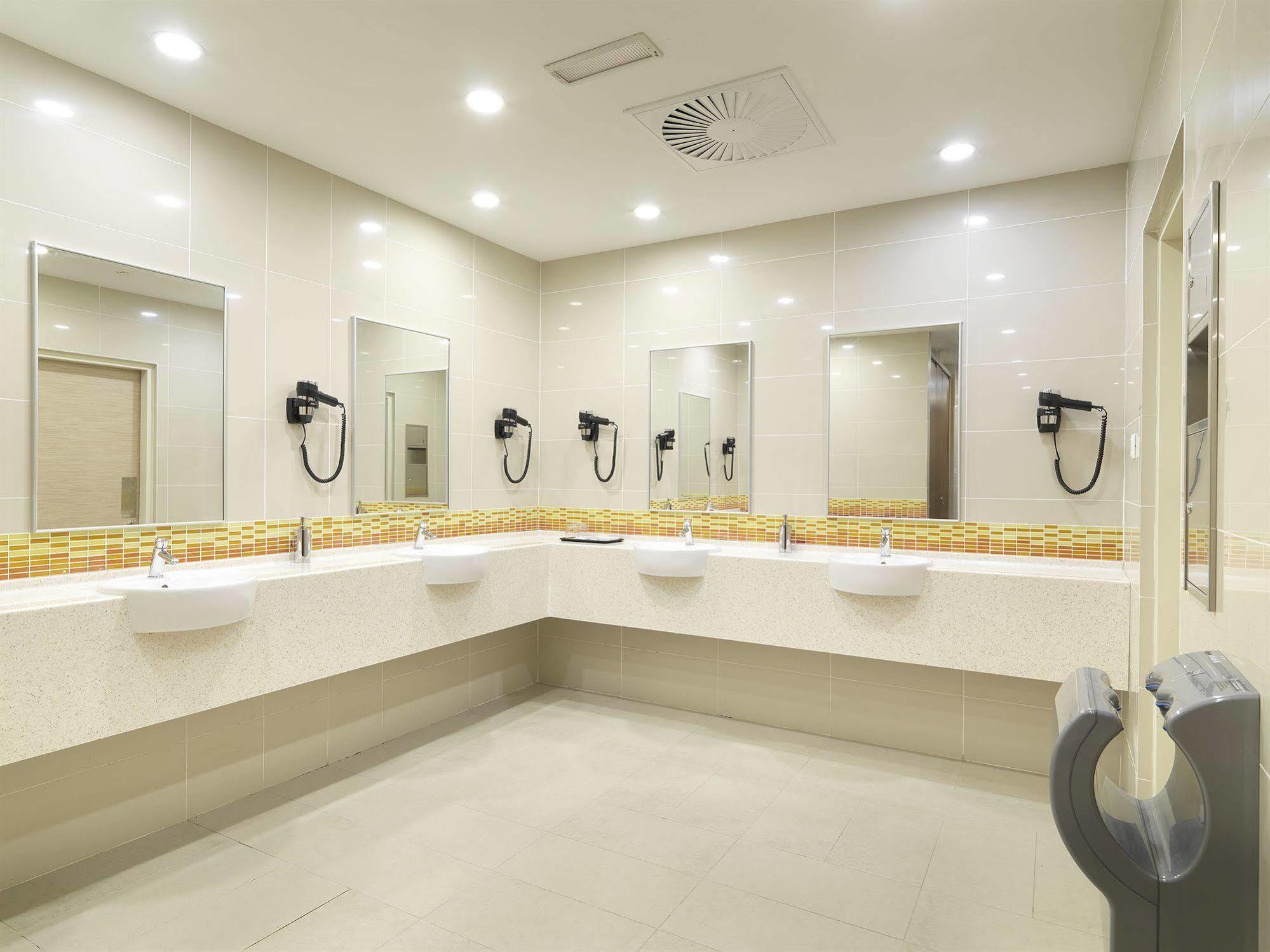 Sama-Sama Express Klia Terminal 2 - Airside Transit Hotel Sepang Extérieur photo